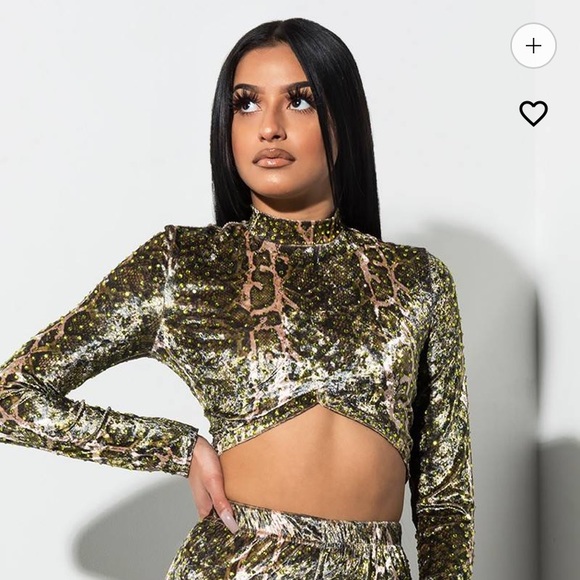 AKIRA Tops - 💙SALE! AKIRA Snakeskin Green Rhinestone Crop Top